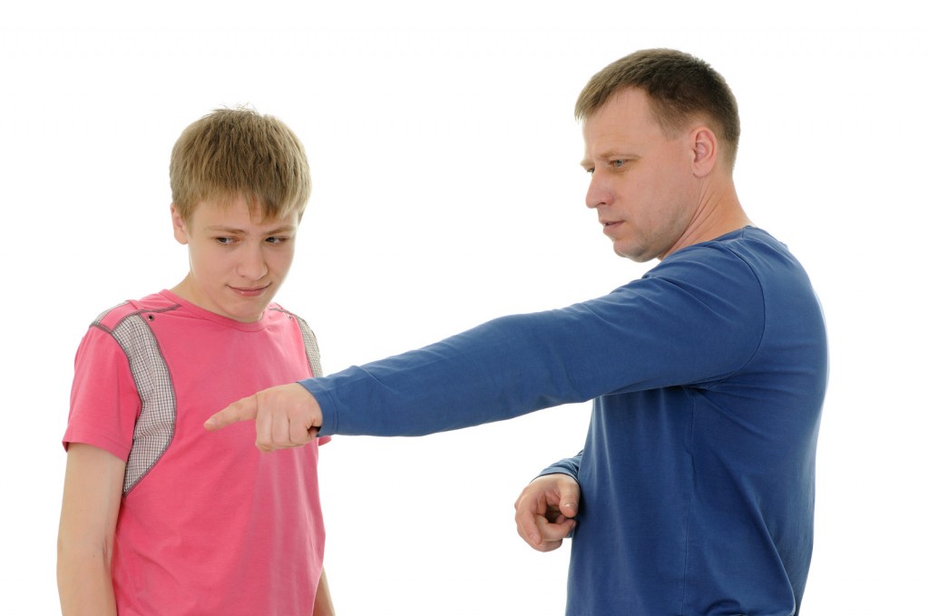 youngteen-and-parent-argue