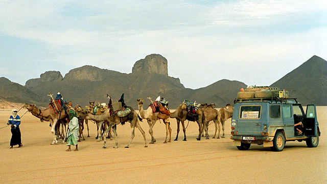 3、到沙漠里骑骆驼
